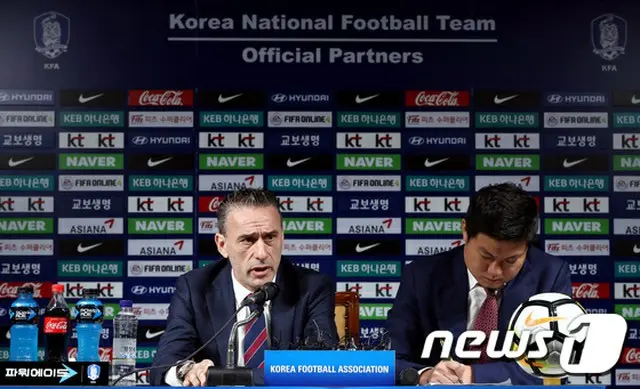 ベント監督率いるサッカー韓国代表、きょう（12日）オーストラリアへ出国