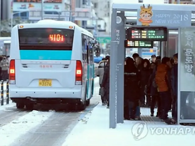 済州島でバス情報が4カ国語で案内されるようになる(資料写真)=(聯合ニュース)