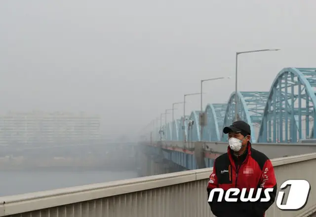 微細粉塵（PM2.5）の猛威…マスク・空気清浄機の株価が急上昇＝韓国
