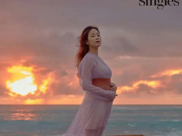 女優キム・ヒョジン、妊娠6か月のマタニティフォトをハワイで撮影