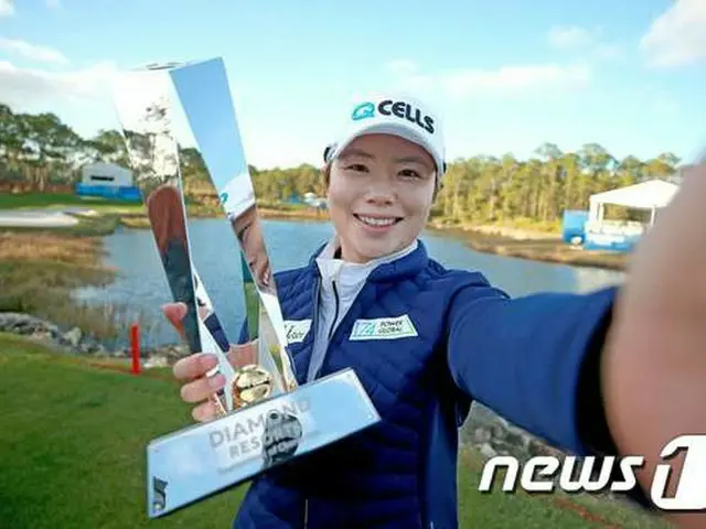 ＜女子ゴルフ＞開幕戦優勝のチ・ウンヒ、世界ランキング32位から25位に（提供:news1）