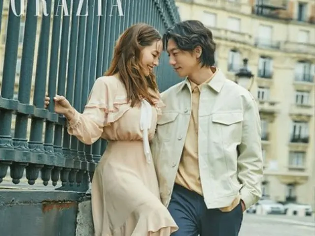 韓国俳優キ・テヨン＆女優ユジン夫婦が、結婚後も変わらぬ愛情を見せた。（写真提供:OSEN）