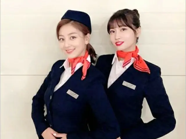 「2019日本シーズン・グリーティング」を撮影した「TWICE」の客室乗務員コンセプトグラビアが、韓国ファンの注目を浴びている。（写真提供:OSEN）