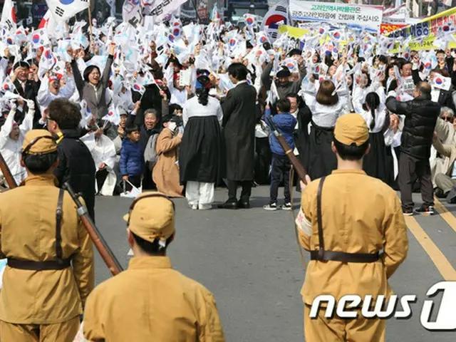 各地で三・一独立運動100周年記念行事がおこなわれる…当時を再現するような場面も＝韓国