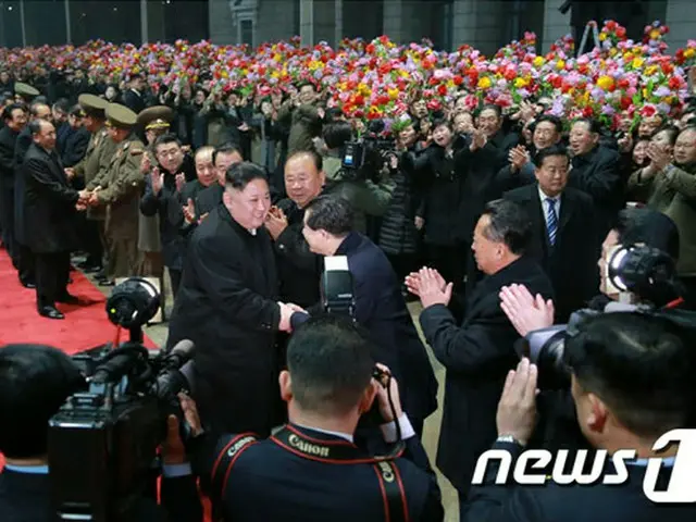 北朝鮮の幹部と住民らがベトナム訪問を終えて戻ってきた金正恩（キム・ジョンウン）国務委員長を熱烈に歓迎したと北朝鮮の官営メディアが報道した。