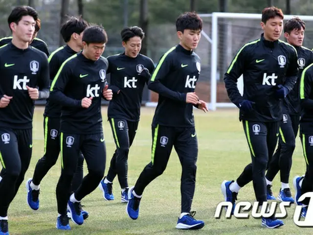 サッカー韓国代表、強化試合2連戦に向けてトレーニング開始