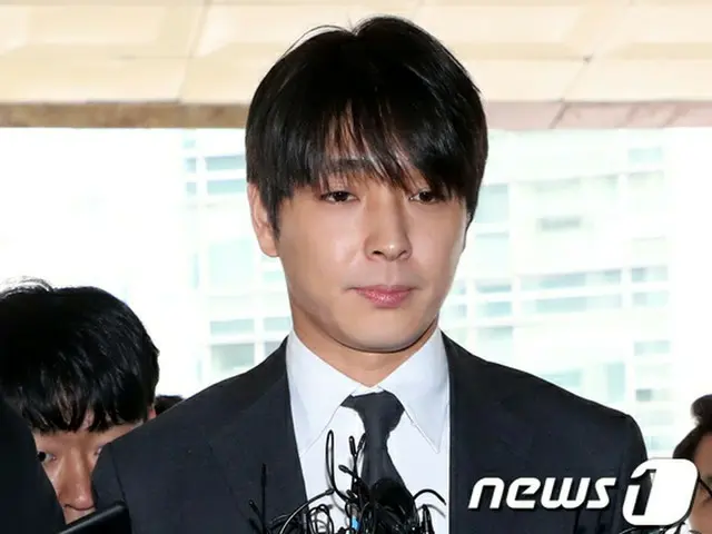 盗撮動画の流布容疑の韓国歌手チェ・ジョンフン（元FTISLAND、29）が、飲酒運転をもみ消そうとした状況が具体的に明らかになり、立件された。（提供:news1）