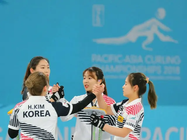＜カーリング＞“リトル・チームキム”、日韓戦勝利で世界選手権初メダル獲得