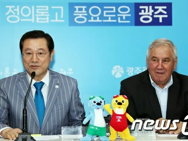 光州世界水泳選手権が50日後に近づいた中、水泳大会組織委員会と国際水泳連盟が北朝鮮の参加を訴えた。