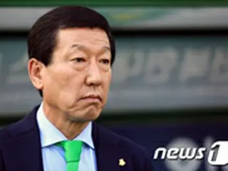 中国スーパーリーグ大連、韓国人監督チェ・ガンヒ氏の更迭を発表