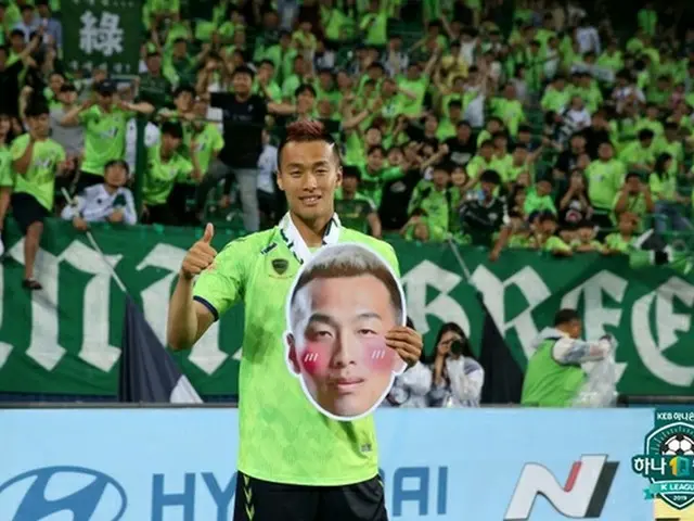 ＜サッカー＞韓国代表キム・シンウク、上海申花移籍を発表 「チェ・ガンヒ監督のラブコールで決心」（画像:news1）