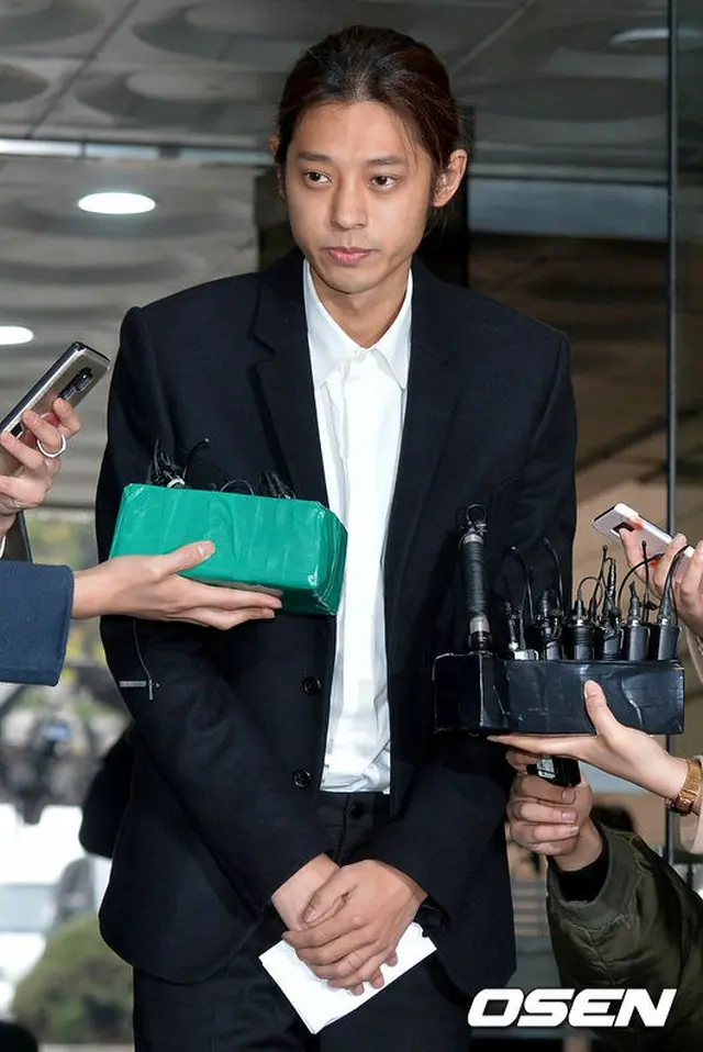 集団性暴行容疑を否認の歌手チョン・ジュンヨン、”カカオトーク”内容は「違法収拾」として証拠能力「なし」を主張（画像:OSEN）