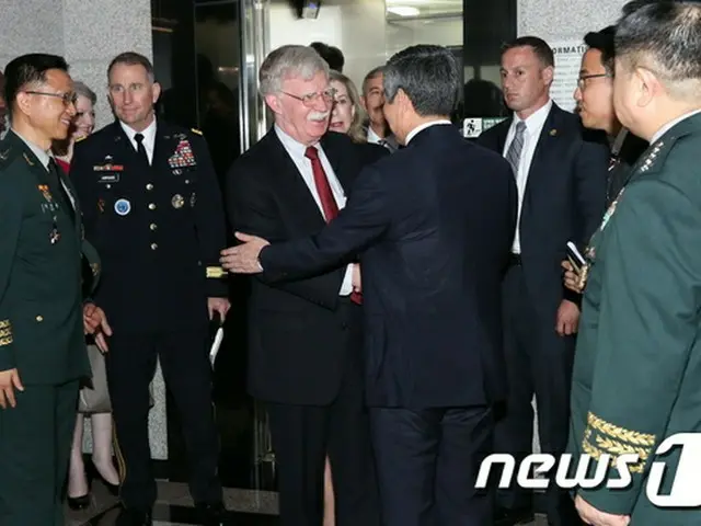 ボルトン氏、韓国国防部を訪問＝日韓GSOMIA・米韓同盟など議論
