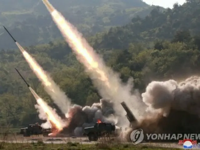5月に実施された北朝鮮の火力攻撃訓練＝（朝鮮中央通信＝聯合ニュース）
