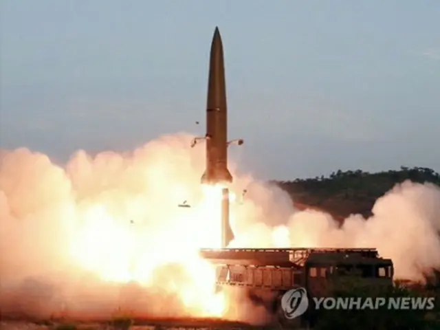 北朝鮮の朝鮮中央テレビが7月26日に公開した前日の飛翔体発射の様子＝（聯合ニュース）《転載・転用禁止》