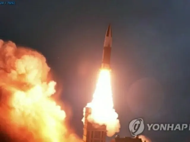 合同参謀本部によると、北朝鮮は１６日朝、江原道・通川付近から朝鮮半島東の東海上に未詳の飛翔体を２発発射した。写真は北朝鮮が過去に発射した飛翔体＝（聯合ニュース）≪転載・転用禁止≫