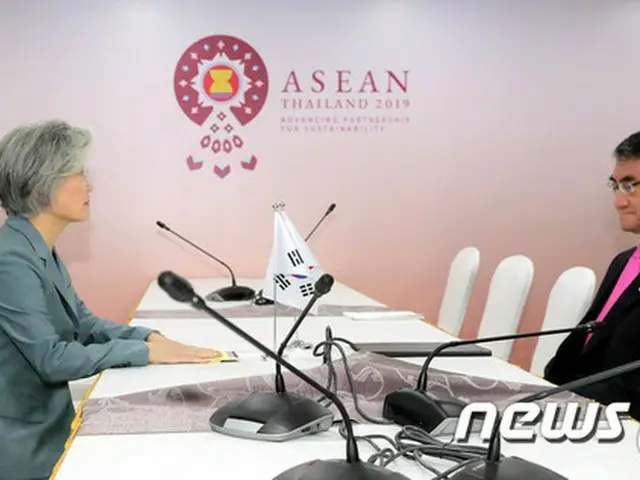 韓国の康京和（カン・ギョンファ）外交部長官と日本の河野太郎外相が日中韓外相会談を契機に、21日午後、中国・北京で会談をおこなう。（提供:news1）