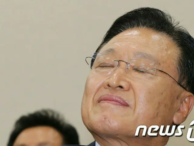 妻の海外航空料や宿泊費を協会予算から抜いて使用したチョ・ジュンヨン元大韓サッカー協会会長（73）が罰金刑を言い渡された。