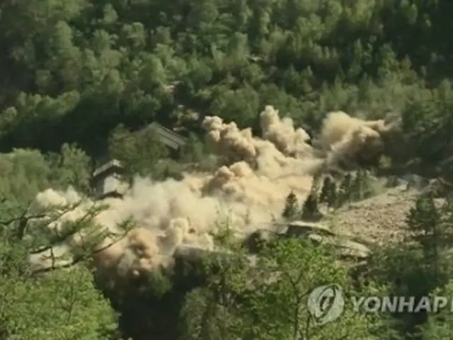 北朝鮮は2018年5月に豊渓里核実験場を廃棄した。指揮所などを爆破する様子＝（聯合ニュースTV）