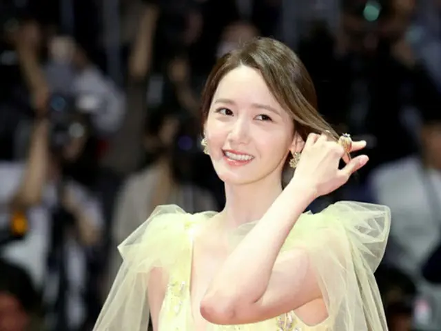 [BIFF] ユナ（少女時代）、釜山映画祭のレッドカーペットで輝く女神のような美しさ（提供:news1）