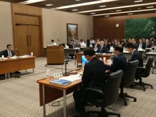 在日本韓国大使館で行われた国政監査＝4日、東京（聯合ニュース）
