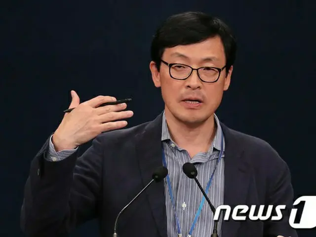 イ・ホスン韓国大統領府　経済首席、13日の会見（提供:news1）