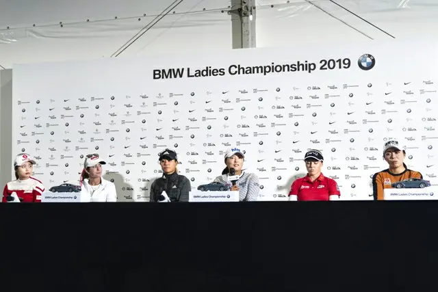 「BMW女子選手権」開幕前の記者会見に出席した（左から）チェ・ヘジン、ポーラ・クリーマー、ダニエル・カン、コ・ジンヨン、ブルック・ヘンダーソン、ハー・ミジョン（提供:WoW！Korea）