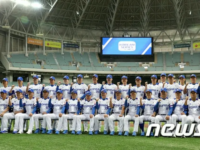 ＜野球＞韓国代表－プエルトリコの強化試合、始球式に元「RAINBOW」ジスクが登場（画像:news1）