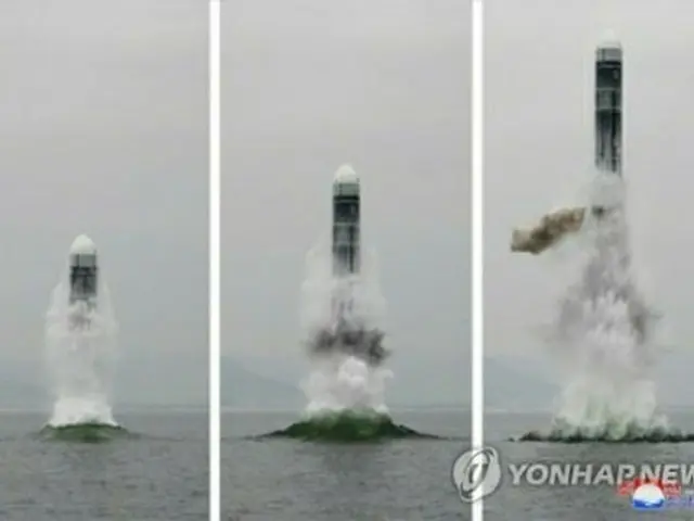 北朝鮮の朝鮮中央通信は今月３日、２日に新型の潜水艦発射弾道ミサイル（ＳＬＢＭ）「北極星３型」の発射実験に成功したと報じた。同通信のホームページで公開された発射場面の写真＝（聯合ニュース）≪転載・転用禁止≫