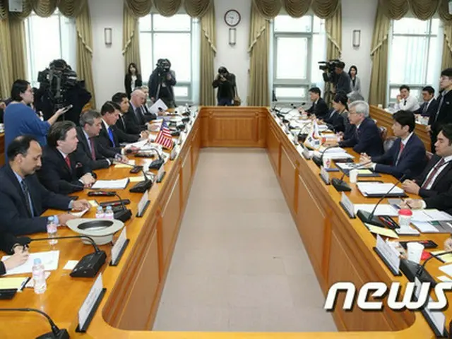 米韓の外交当局が6日、ソウルで第4回高官級経済協議会（SED）を開き、米韓の経済協力拡大・強化案を議論した。（提供:news1）