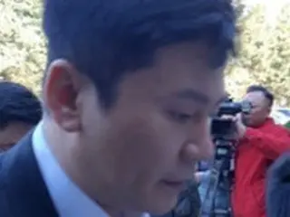 ヤン・ヒョンソク、“B.I麻薬投与揉み消し疑惑”で本日（11/9）足早に警察へ出頭、取材陣に容疑を認める
