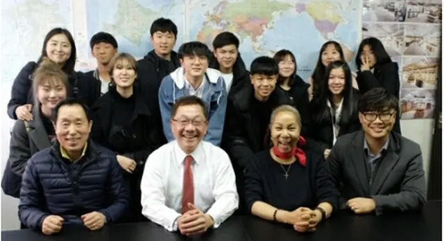 東京韓国商工会議所と在日韓国系企業の永山は今年初め、ヘミル学校の生徒らを日本に招く進路探訪プログラムを実施した＝（聯合ニュース）