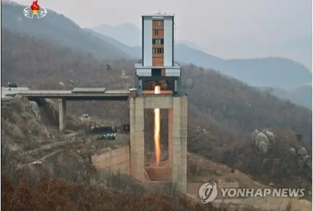 北朝鮮が１７年３月１８日、西海発射場で実施した高出力ロケットエンジンの地上燃焼実験（資料写真）＝（聯合ニュース）≪転載・転用禁止≫