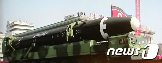 北朝鮮の移動式ミサイル、“火星15”（提供:news1）