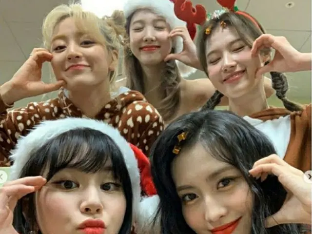 「TWICE」、キュートな魅力たっぷりのクリスマスプレゼント(提供:OSEN)
