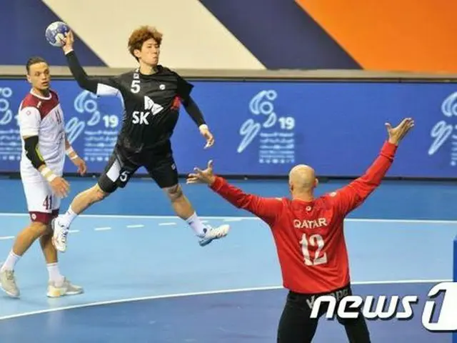 韓国男子ハンドボール、クウェート下しアジア選手権4強進出に望みつなぐ（提供:news1）