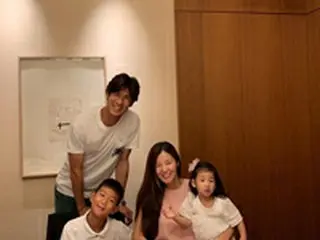 江原FCチョン・ジョグク、3人のパパに＝妻で女優のキム・ソンウン、男の子出産