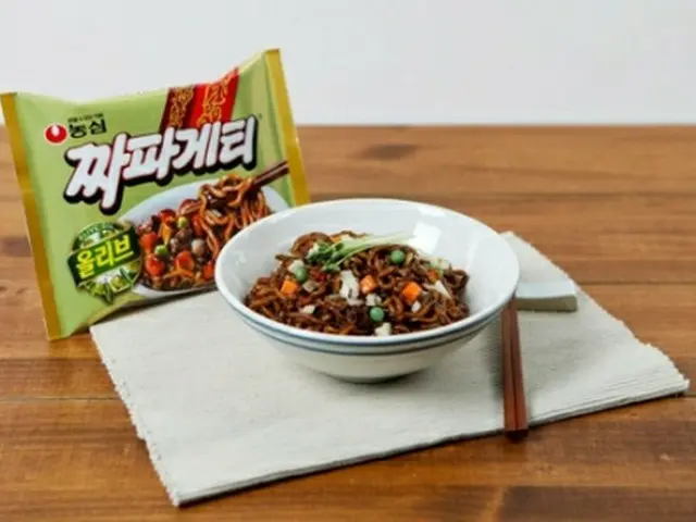 即席麺「チャパゲティ」(農心提供)=(聯合ニュース)≪転載・転用禁止≫