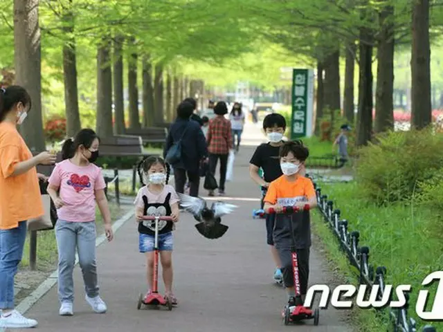 韓国では“社会的距離確保”から“生活防疫”に緩和された（提供:news1）