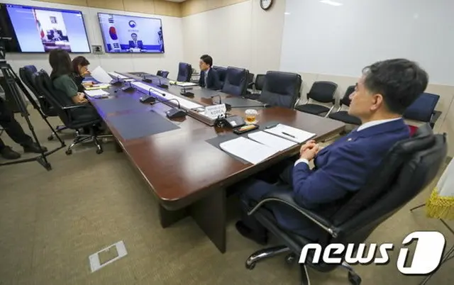 韓国保健福祉部長官「防疫範囲内で各国の必須人材の移動模索を」（提供:news1）
