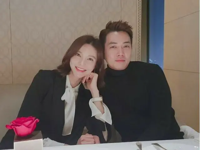 韓国女優チャ・イェリョンが、夫で俳優のチュ・サンウクと結婚3周年を記念した2ショットを公開して話題になっている。（画像提供:OSEN）
