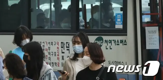「うっかりマスクを…でも心配しないで」…市バスでマスク販売＝韓国仁川市（提供:news1）