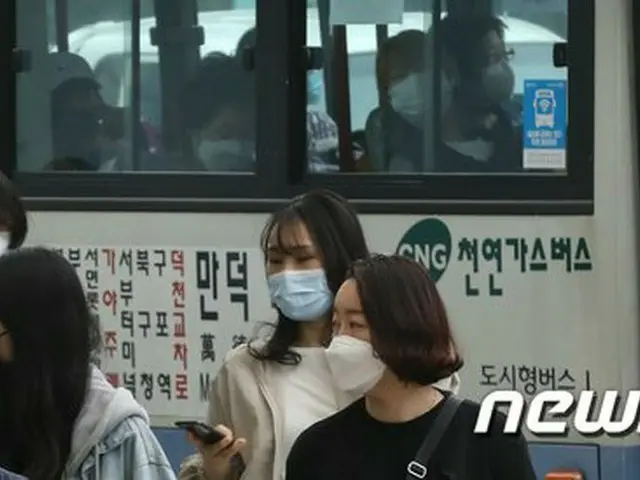 「うっかりマスクを…でも心配しないで」…市バスでマスク販売＝韓国仁川市（提供:news1）