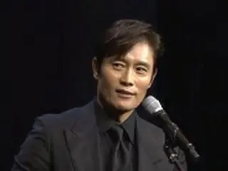 俳優イ・ビョンホン、映画「南山の部長たち」で主演男優賞を受賞