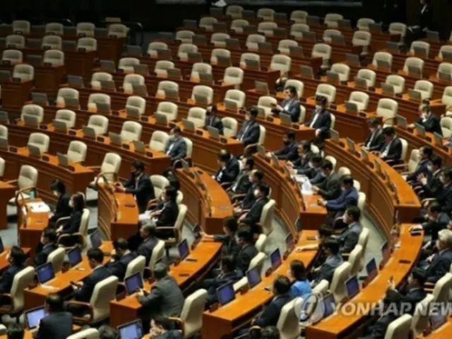 未来統合党の議員不在のまま開かれた国会本会議＝２９日、ソウル（聯合ニュース）
