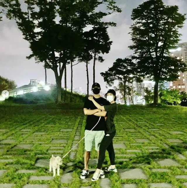 スピードスケート元韓国代表イ・サンファ、夫KangNamと熱帯夜にもハグショット（画像:OSEN）