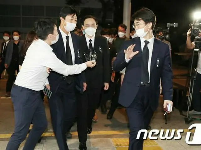 故朴元淳市長の息子、朴ジュシン氏が急遽帰国し、空港から葬儀場に＝韓国（提供:news1）