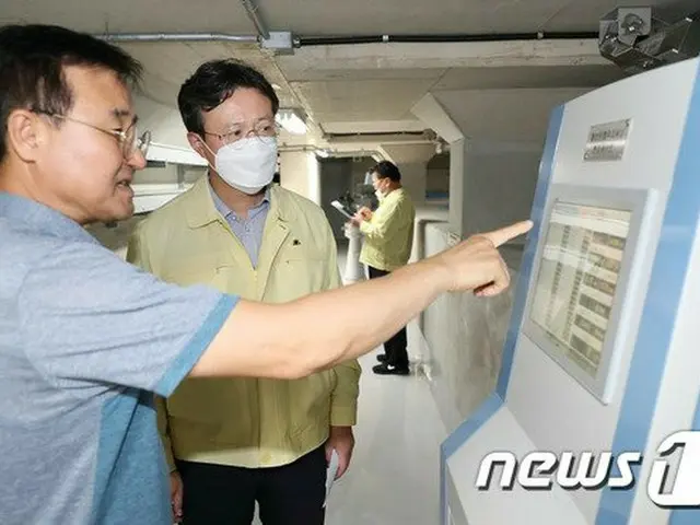 ソウル市永登浦区区長、安心な水道水提供のために現場を点検…先制的な対応に出る（提供:news1）