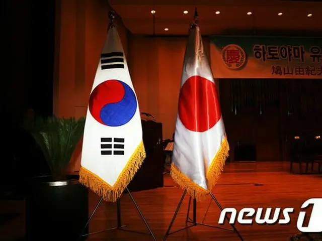 日本と韓国がGSOMIAの終了手続きにおいて、互いに食い違う解釈をしている（提供:news1）