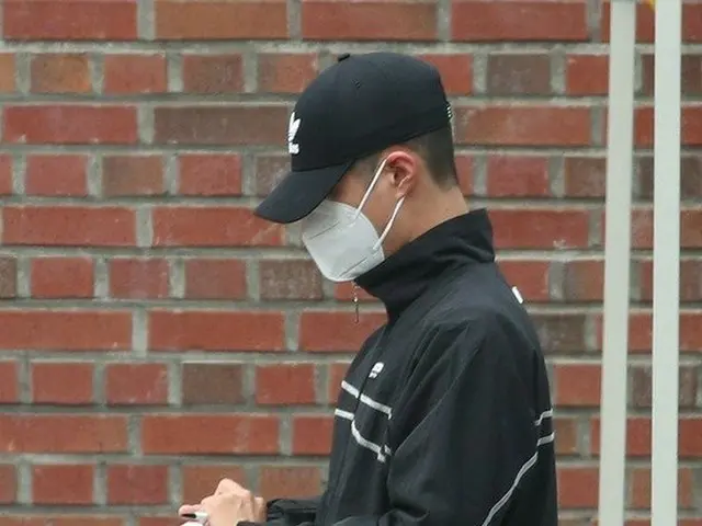 俳優パク・ボゴム、静かに海軍入隊…マスクで新型コロナ予防も徹底（画像提供:wowkorea）